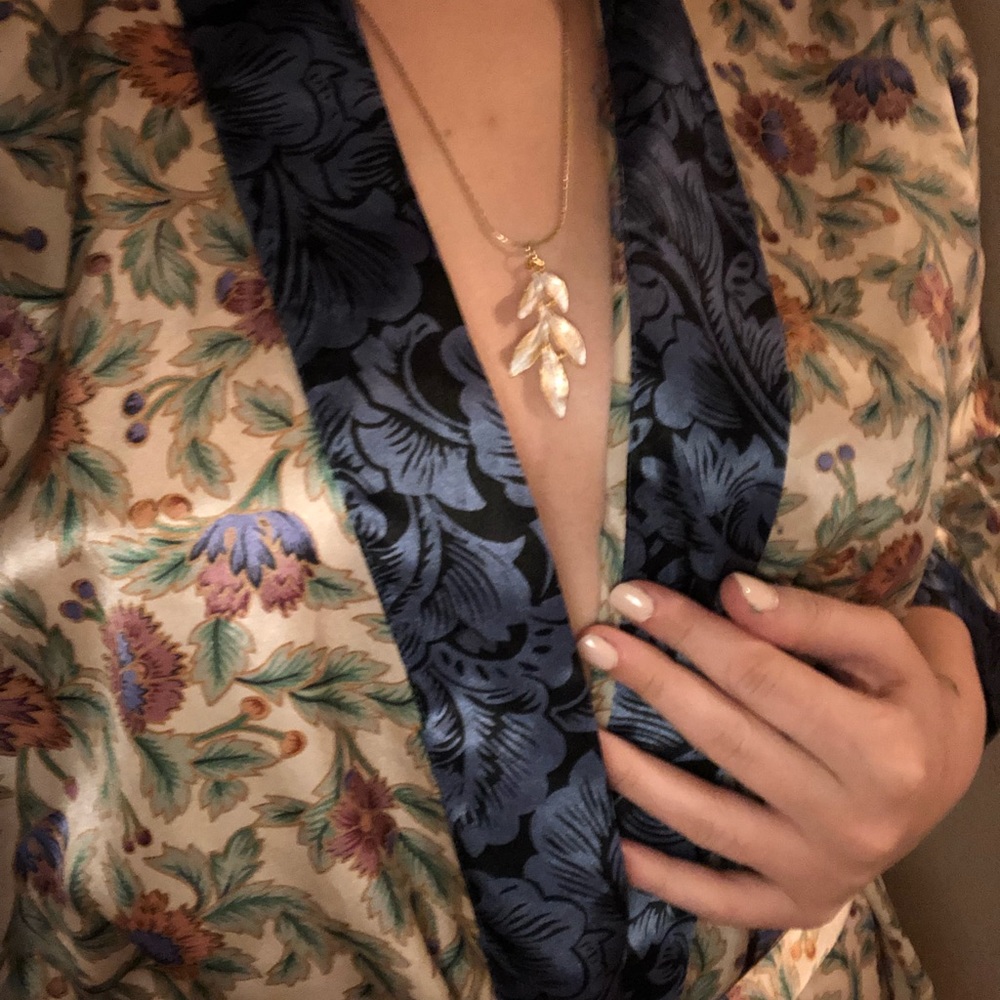 Elegant long necklace